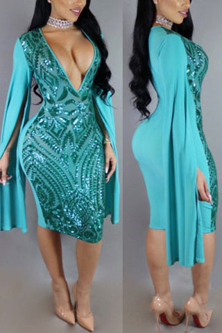 Channel the perfect glam chic allure as you make a statement to the party in this mermaid beaut. 